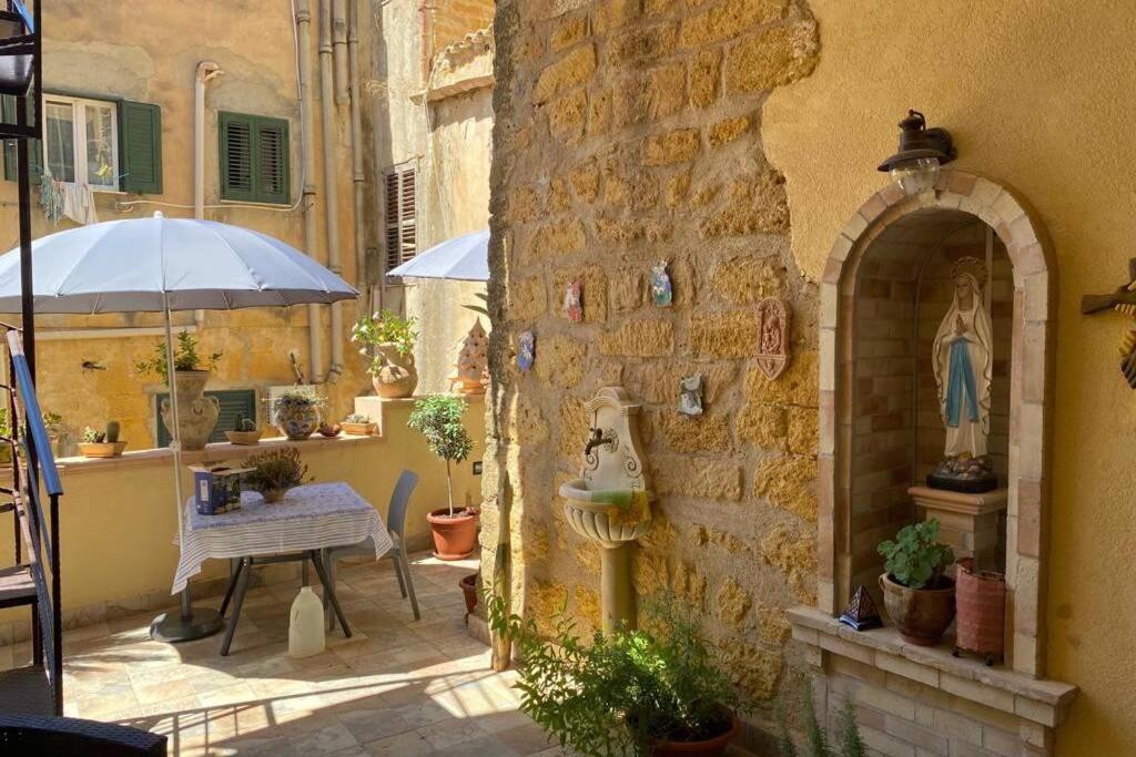Апартаменты L'Elegante Dependance Del Barone Francesco Sala Агридженто Экстерьер фото